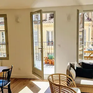 Apartment Terrasse - Hyper Centre - 2 - Parking Gratuit - Calme & Lumineux - Arrivee Autonome